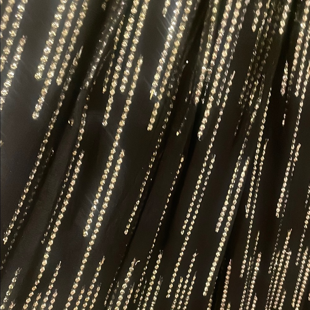 Black and Gold Plunge Neck Bishop Sleeve Evening Dress - Picture 6 of 15